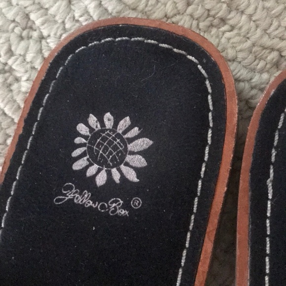 Sandals - Picture 4 of 5